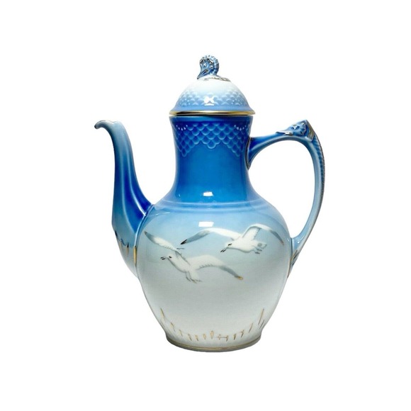 Bing and Grondahl Other - Bing & Grondahl “Seagull” Porcelain Coffee Pot 10” 48oz Seahorse Finial #301